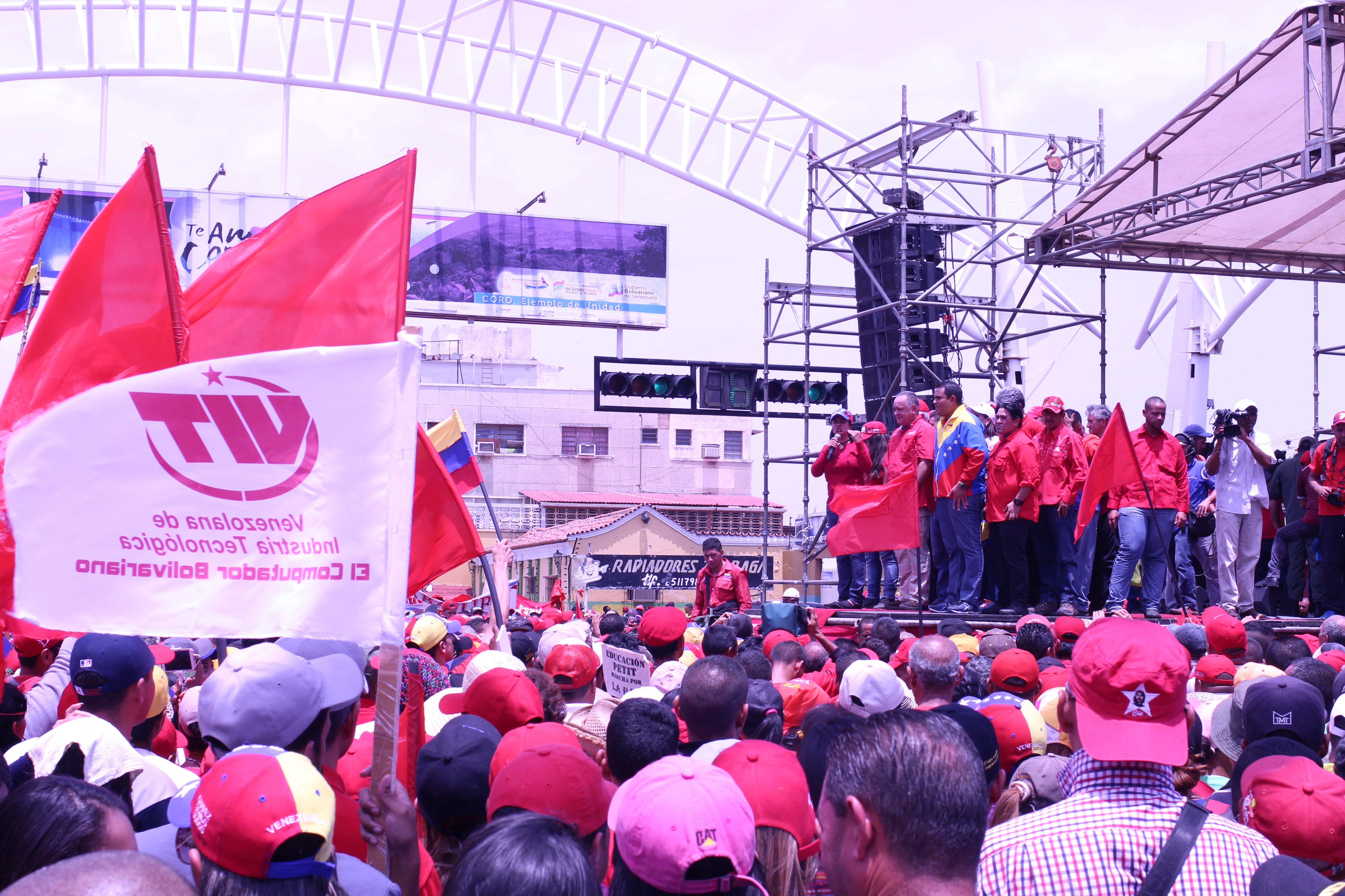 VIT marchó por la defensa de la Revolución en Coro