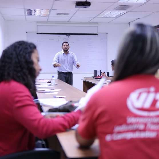 Consejo de trabajadores de VIT debate sobre la Asamblea nacional Constituyente