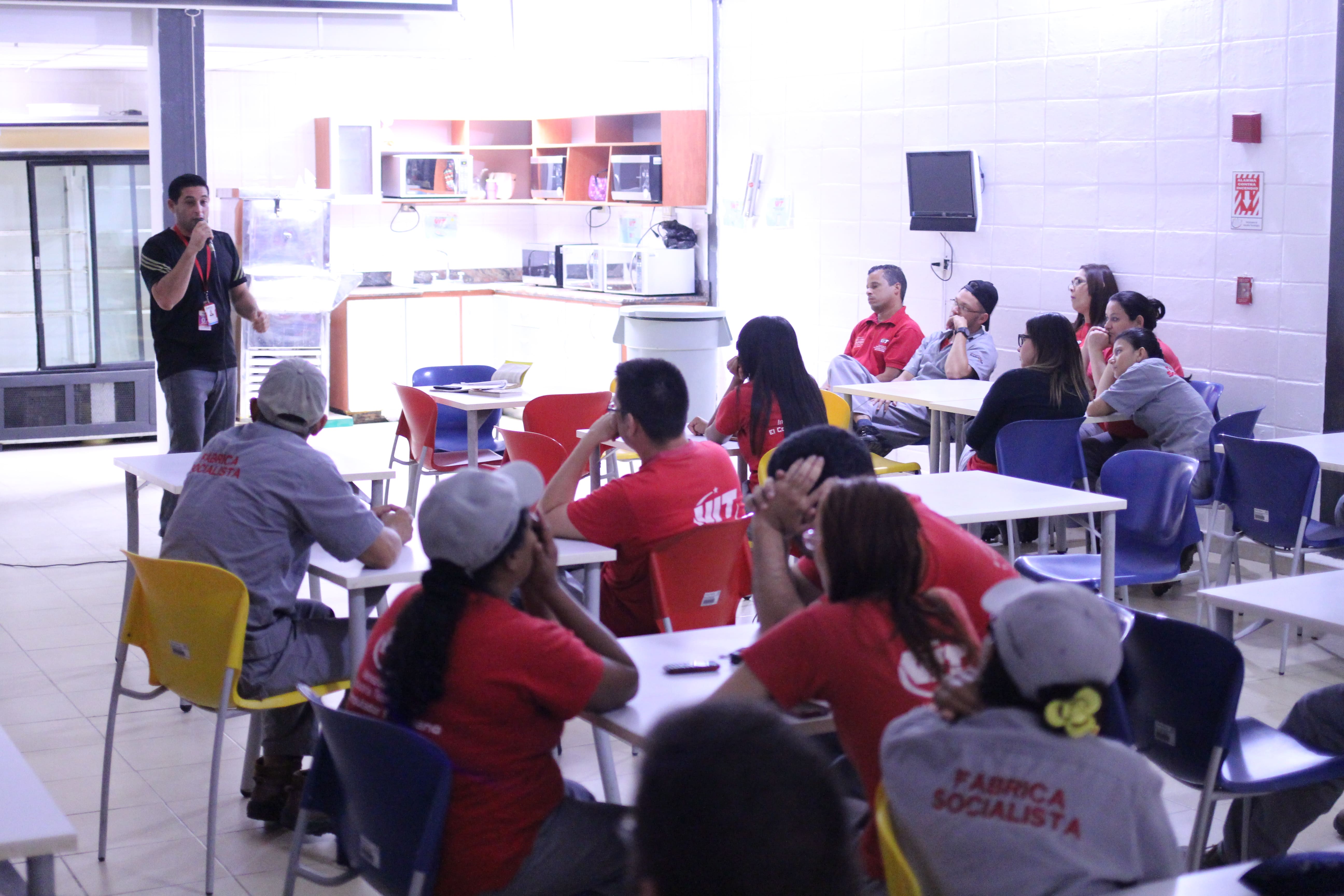 Clase trabajadora de VIT prepara propuestas para la Asamblea Nacional Constituyente