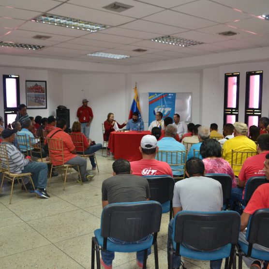 Constituyentista Pedro Arias debatió con trabajadores de VIT sobre propuestas para la ANC