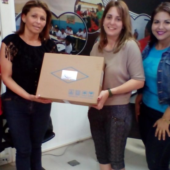 Centro de educación y Fundación de Círculos Estudios Bolivarianos reciben aporte de VIT.