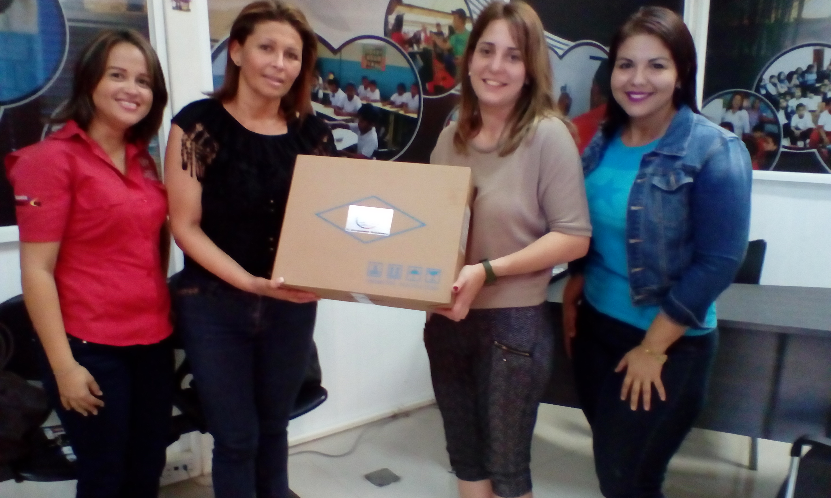Centro de educación y Fundación de Círculos Estudios Bolivarianos reciben aporte de VIT.