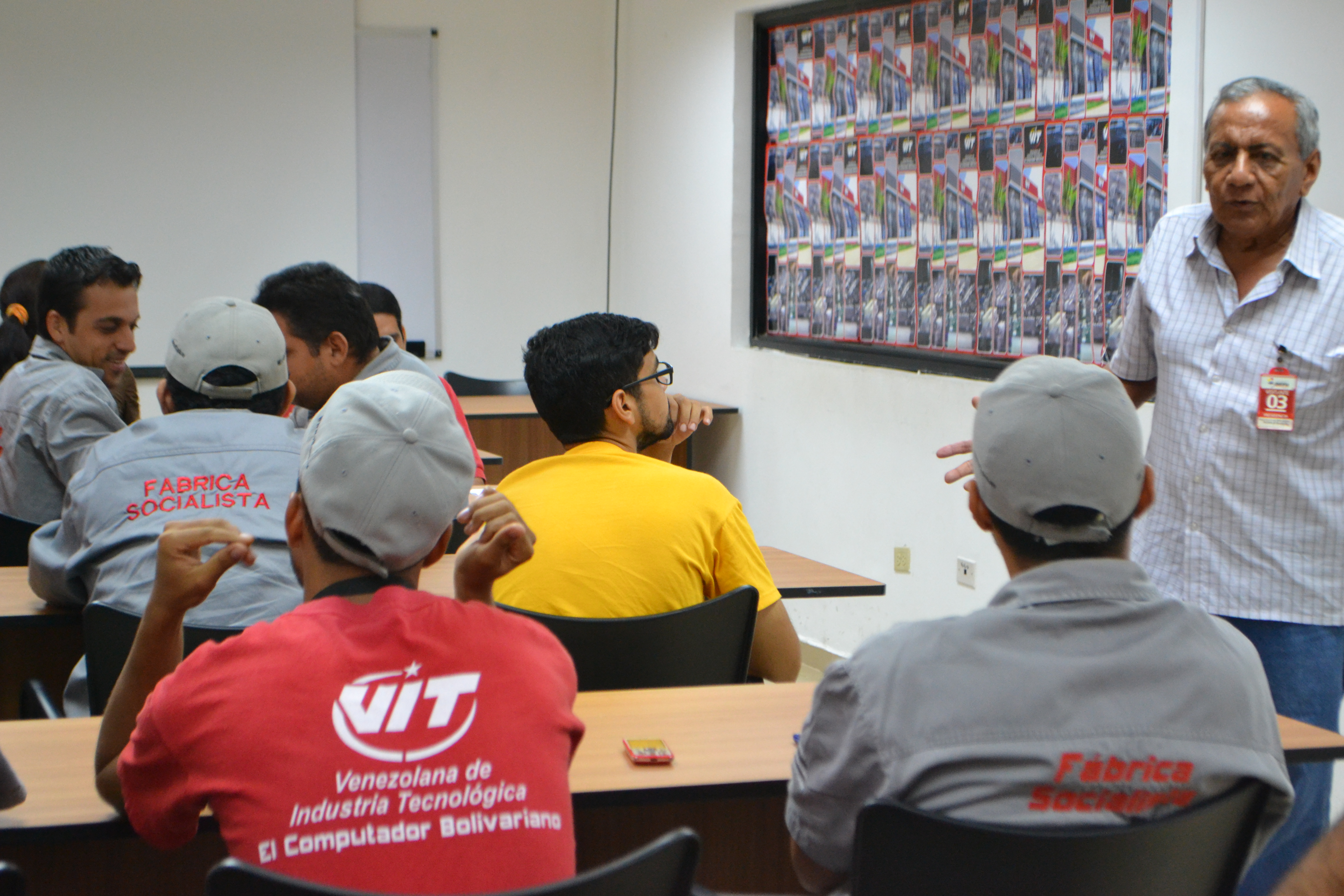 INCES forma a trabajadores de VIT como “Técnicos en Red de Acceso para Telecomunicaciones”
