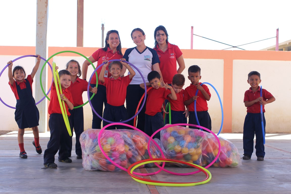 C.E.I.S. Benedicto Mármol y C.E.I. Punto Fijo fueron beneficiados con artículos escolares y deportivos