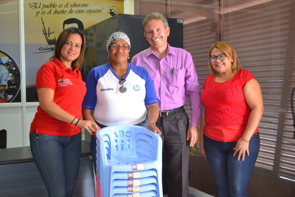 VIT beneficia a Simoncito Bicentenario y C.E.I La Salineta