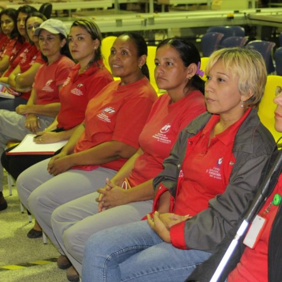 Foro “No más violencia contra la mujer” brindó orientación a trabajadoras de VIT
