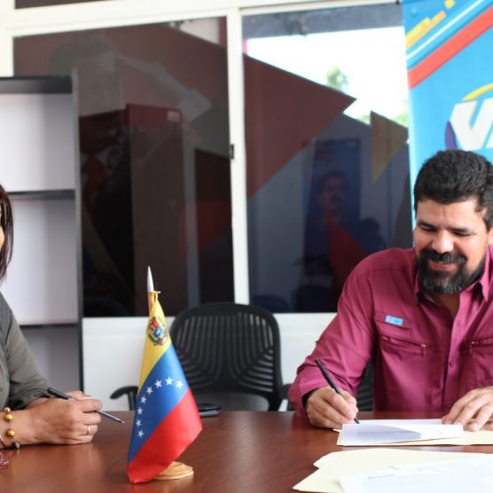 Acuerdo suscrito entre INCES - VIT permitirá seguir capacitando a trabajadores de la fábrica.