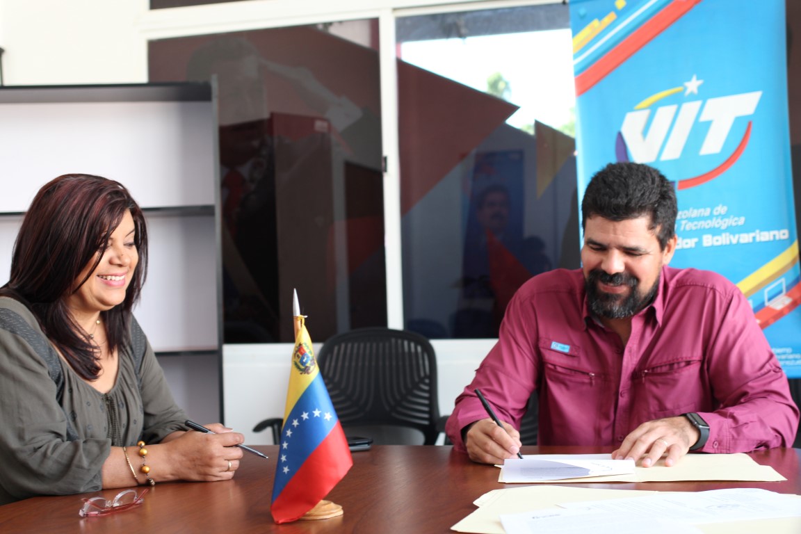 Acuerdo suscrito entre INCES – VIT permitirá seguir capacitando a trabajadores de la fábrica.