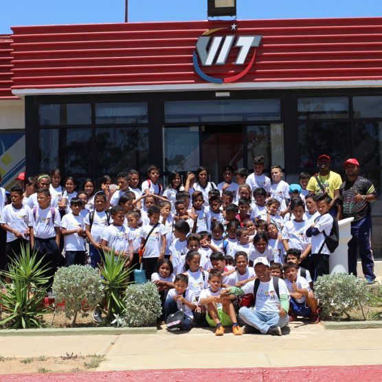 Plan vacacional de la Fundación Niño Simón aprendió sobre desarrollo de equipos tecnológicos en VIT