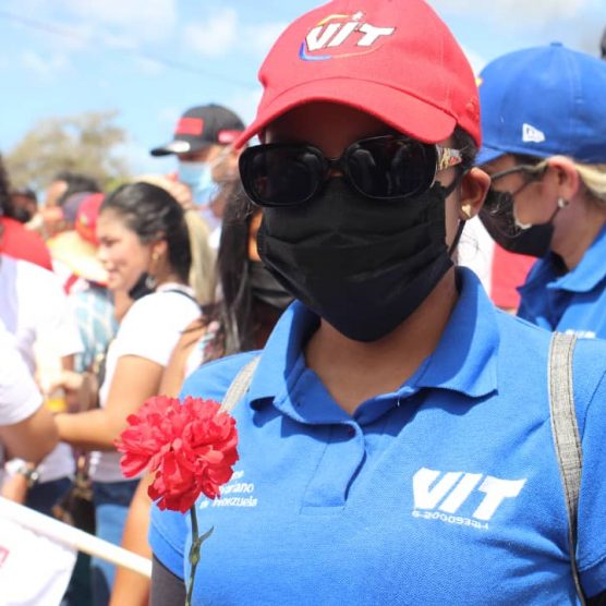 La clase obrera de VIT marchó por los claveles rojos de Alí
